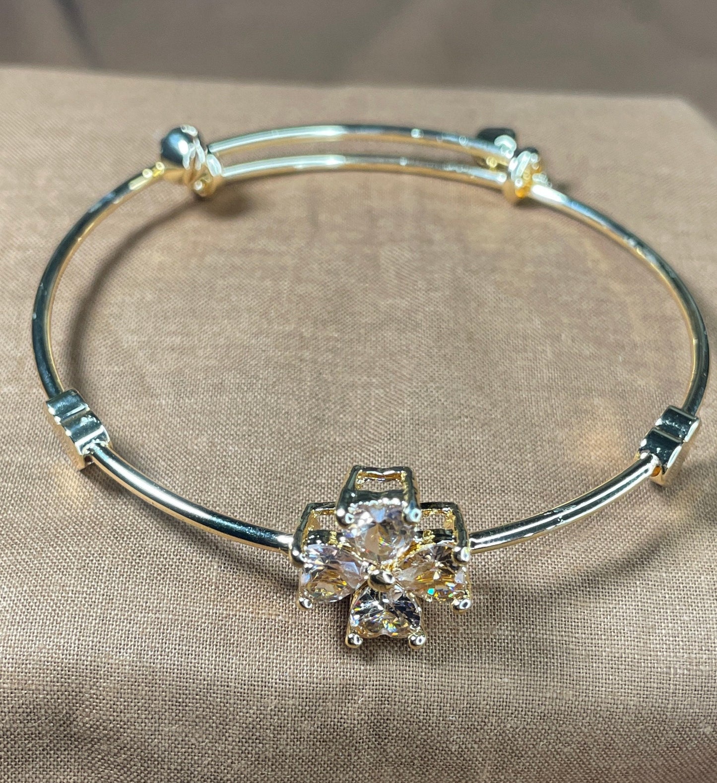 Radiant Golden Heart Bangle."Stainless Steel"