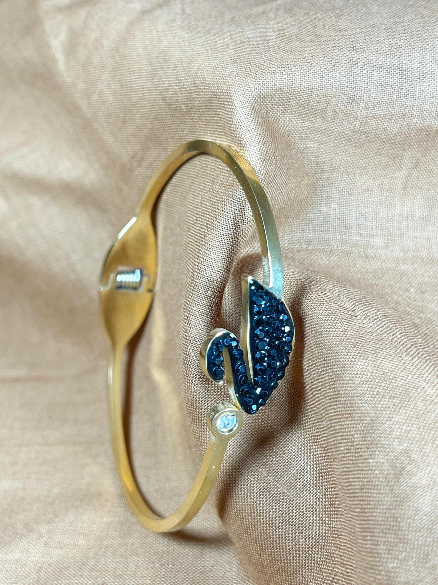 Crystal Black Swarn Bracelet."Stainless Steel"