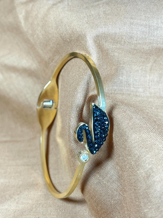 Crystal Black Swarn Bracelet."Stainless Steel"