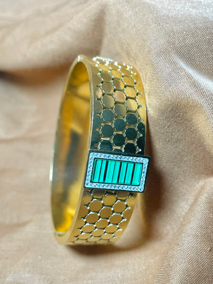 Cubic Zircon Openable Bracelet."Stainless Steel"